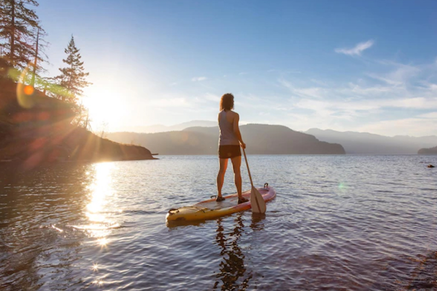 Top 5 Benefits of Paddleboarding That You May Not Know