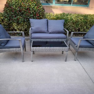 Set sofa patio 4pcs Kerusi berlengan rotan luar dengan kaca terbaja cetakan hitam