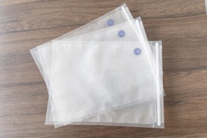 Vacuum sealer bags with zipper and valve