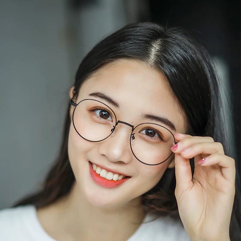 A fém szemüvegkeretek előnyei