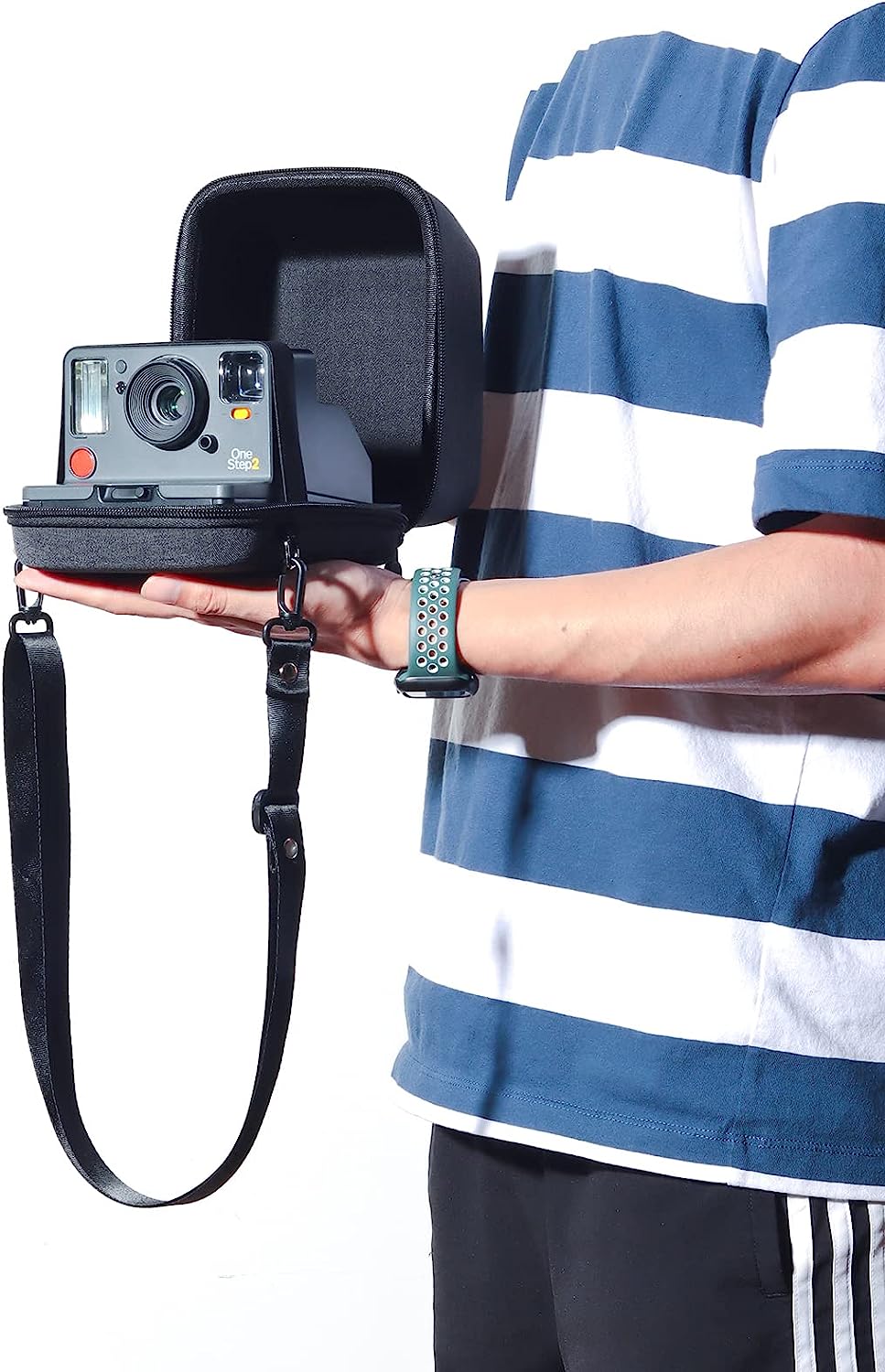 MUZIRI KINOKOO կրող պատյան Polaroid Originals-ի համար One Step 2, One Step + Plus, Now, Now + Plus, Now I-Type ակնթարթային տեսախցիկ – կոշտ EVA կտորից պաշտպանիչ պատյան ուսադիրով
