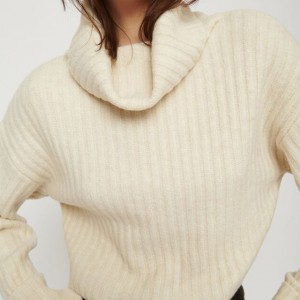 महिलांसाठी उच्च मान मोहक स्वेटर