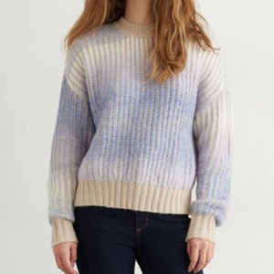 Suéter tipo jersey de muller de estilo onírico tie-dye azul e branco