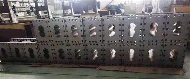 Tønnene og skrueelementene for TE75 Twin Screw Extruder ble levert til Hviterussland