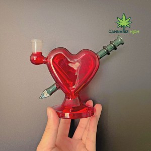 Shitje me shumicë e cilësisë së lartë 13 cm në formë zemre Bong qelqi me tub qelqi të personalizueshëm