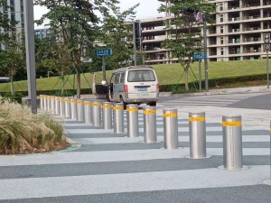 Automatic hydraulic rising bollards with LED and reflective tape