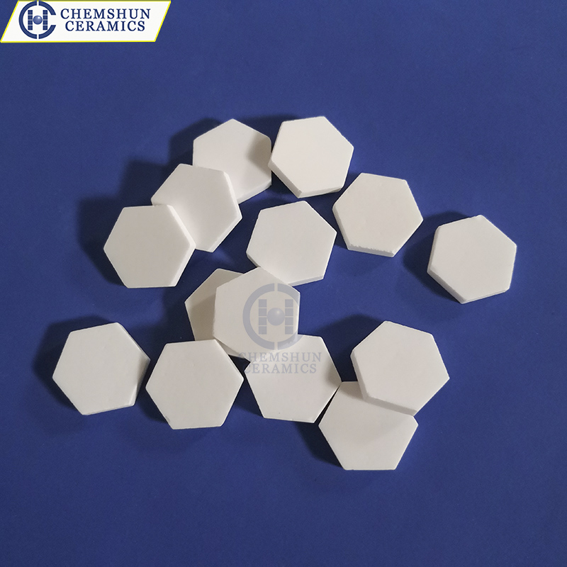 ແຜ່ນ Alumina Ceramic Hexagonal ເປັນ Linings ທົນທານຕໍ່ການສວມໃສ່