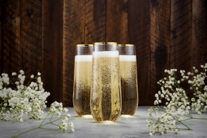 Charmlite Stemless Plastic Champagne Flutes Disposable 9 oz Gold Rim Clear Plastic Toasting Glasses Shatterproof Recyclable and BPA-Free – 10 oz