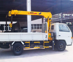 ការលក់ក្តៅ XCMG Mini Boom Crane SQ2SK1Q 2 ton Truck Mounted Crane For Sale