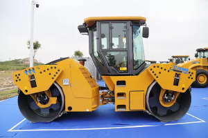 Machine Road Roller XCMG XD133 Double Drum Vibratory Road Roller Presyo