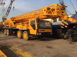 China Opisyal nga XCMG 70ton Truck Crane Para Ibaligya