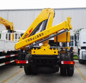 8.4TM 4 ton Lorry Crane XCMG SQ4ZK2 Flatbed Crane Truck mo te hoko