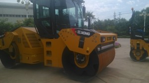 XCMG 13 ton Drum Jalan Roller XD132 Mesin Compactor Pikeun Sale