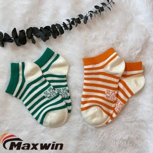23-26 Yards Socks With Simple Pinstripe, Nice Stripe Plain Plain Cotton Socks, Likausi tsa Bana