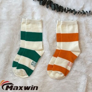 23-26 yards sokker med enkel stripe, Nice Stripe Plain Middle Cotton Sokker, Bomullssokker