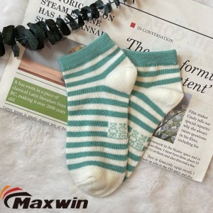 31-34 Yards Socken mit einfachen Nadelstreifen, schöne gestreifte Knöchelsocken aus Baumwolle, Baumwollsocken