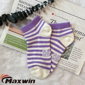 ស្រោមជើងប្រវែង 31-34 yards ជាមួយ pinstripe សាមញ្ញ ស្រោមជើងកប្បាស Nice Stripe Plain Ankle Cotton Socks ស្រោមជើងកប្បាស
