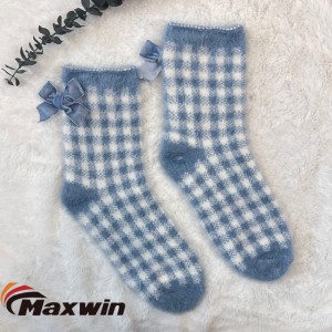Women’s Winter / Autumn Super Warm Plaid Wool Socks With Butterfly Knot