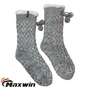 Damen Cable Structures Winterwarme Slipper-Socken mit Bällen