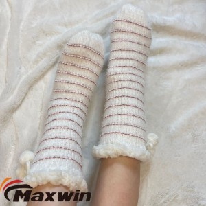 කාන්තා ශීත ඍතු සුදු දිලිසෙන Chenille Home Socks with Pompom