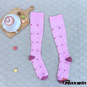 Kaos kaki Kompresi Wanita kanthi pola garis-garis utawa titik-Pink