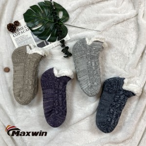 Dámske domáce útulné zimné krátke ponožky s protišmykovou úpravou