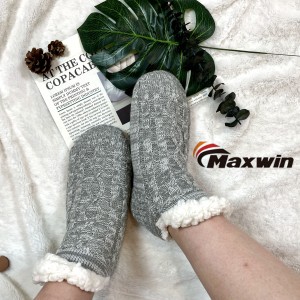 Ladies Home Cozy Winter Shortie Cable Socks con antideslizante
