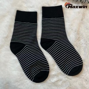 Moteriškos pavasario ir vasaros kvėpuojančios poliesterio sportinės kojinės