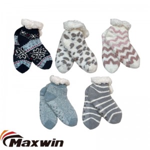 Дамски зимни супер топли уютни чорапи с чехли със снежинки-леопардови райета-вълнисти