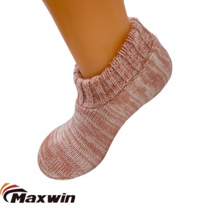Chaussettes d'hiver pigmentées pures pour femmes chaussettes de pantoufle d'hiver en polyester chaud printemps automne chaussettes d'hiver