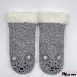 Mga Bata Animal Cat Design Warm Winter Custom Anti Slip Dot Cozy Slipper Sock