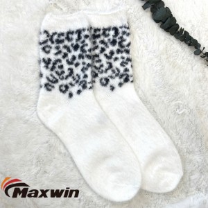 Женски пролет/зима супер топли меки чорапи со жакард чорапи со леопард карактер