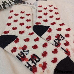 Calcetines gruesos antideslizantes térmicos con patrón de corazón cálido para mujer de invierno con puño de pestañas