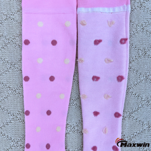 Moteriškos Kompresinės kojinės su juostelių arba taškelių raštais - Rožinė