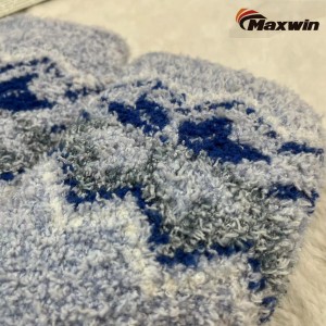 Meias femininas aconchegantes de inverno com padrão de floco de neve, meias caseiras de camada dupla