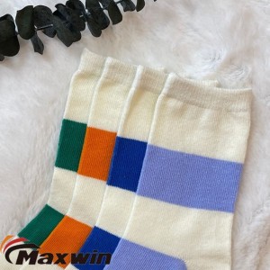Чарапе од 23-26 јарди са једноставним пругама, обичне средње памучне чарапе са лепим пругама, памучне чарапе