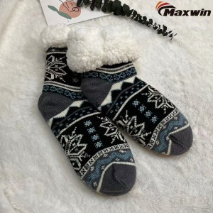 ถุงเท้าฤดูหนาวที่อบอุ่นสำหรับสุภาพสตรีพร้อมลวดลายเกล็ดหิมะ