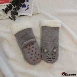 ເດັກນ້ອຍສັດແມວອອກແບບອົບອຸ່ນລະດູຫນາວ Custom Anti Slip Dot Cozy Slipper Sock