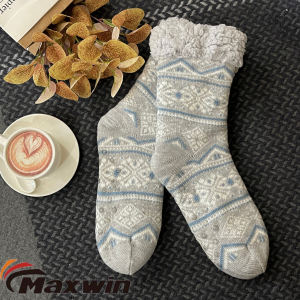 Женски нејасни чорапи во кабина Топло меки пријатни зимски чорапи со влечки за возрасни