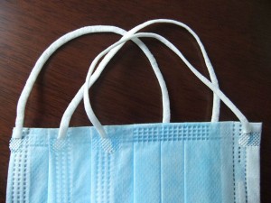 3-laag nie-geweefde stof weggooibare gesigmasker met oorlus vir chirurgies of nie-chirurgies