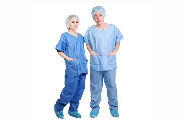 Pallto e njëpërdorshme për pacientët e ndarë