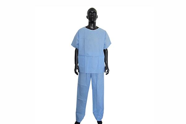 Pallto e njëpërdorshme për pacientët e ndarë