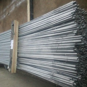 Adjustable steel support for scaffold accessories