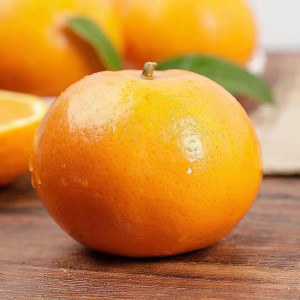 Świeże owoce cytrusowe mandarynka - słodkie, soczyste i smaczne