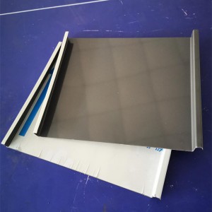 Strešna plošča iz aluminija, magnezija in mangana