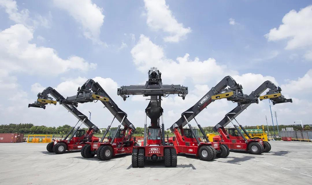 Seize the height of the reach stacker market