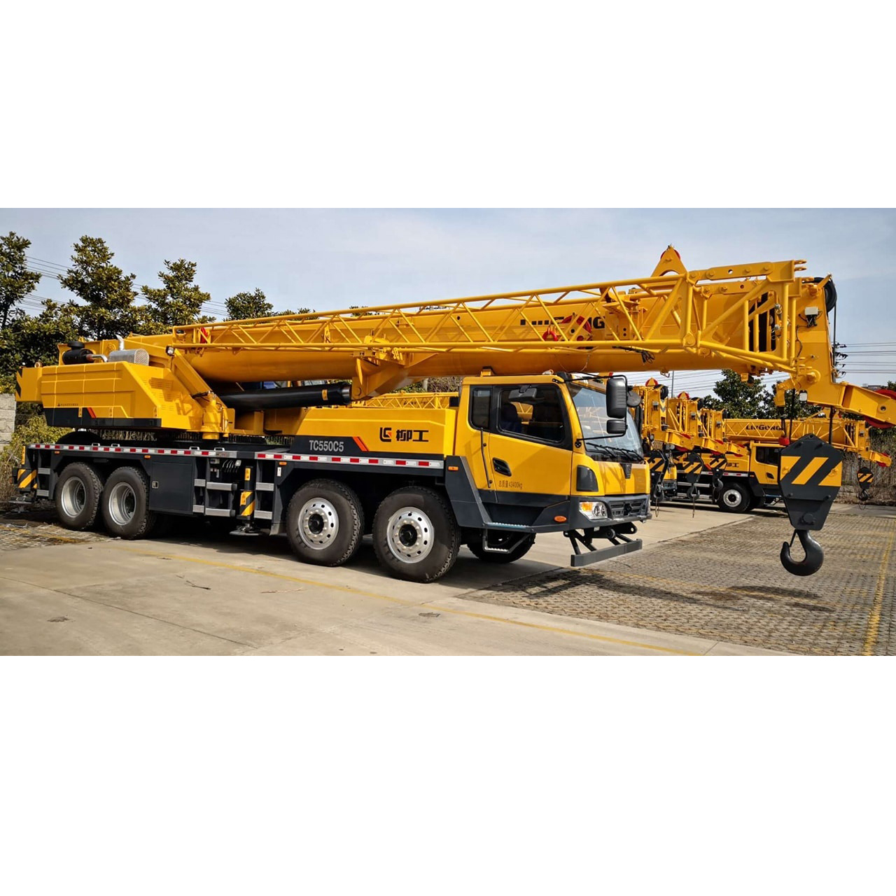 LIUGONG 55Ton Truck Crane 5 Sections 45.6M Lifting Height TC600C5