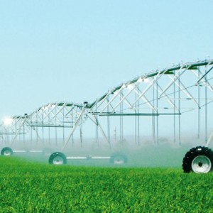 Center pivot irrigation system–Towable Type