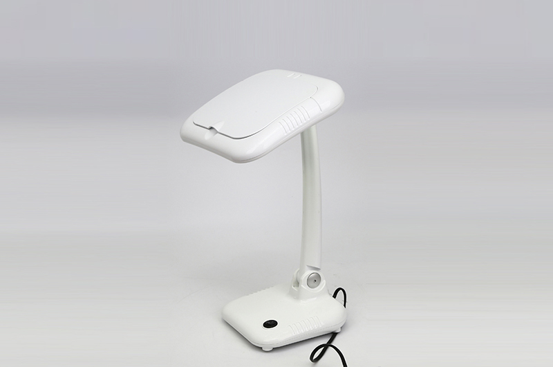 8620L Top quality simple design desk portable magnifying lamp 03