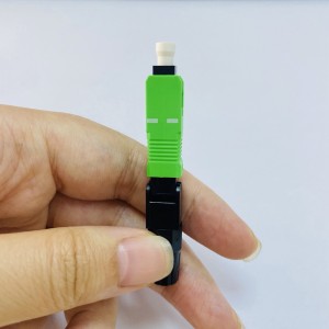 FTTH SC / APC Single Mode Kabel Serat Optik Gancang Gancang Panyambung Adaptor pikeun Proyék Instalasi Kabel Serelek